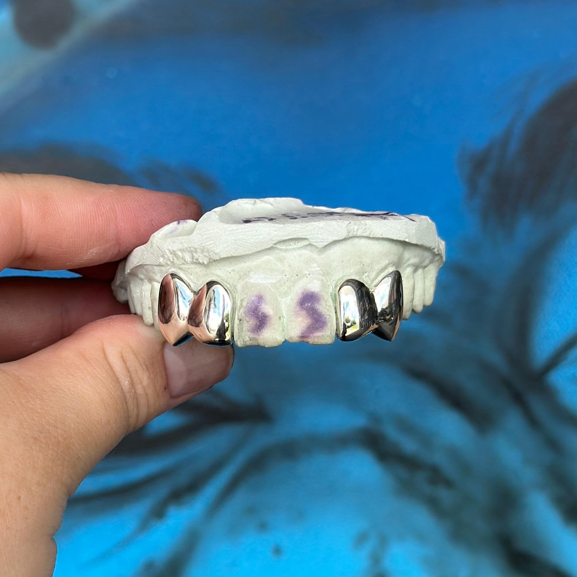 4 Teeth Solid Piece Grillz Set - Grillz Australia
