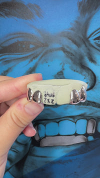 4 Teeth Solid Piece Grillz Set - Grillz Australia