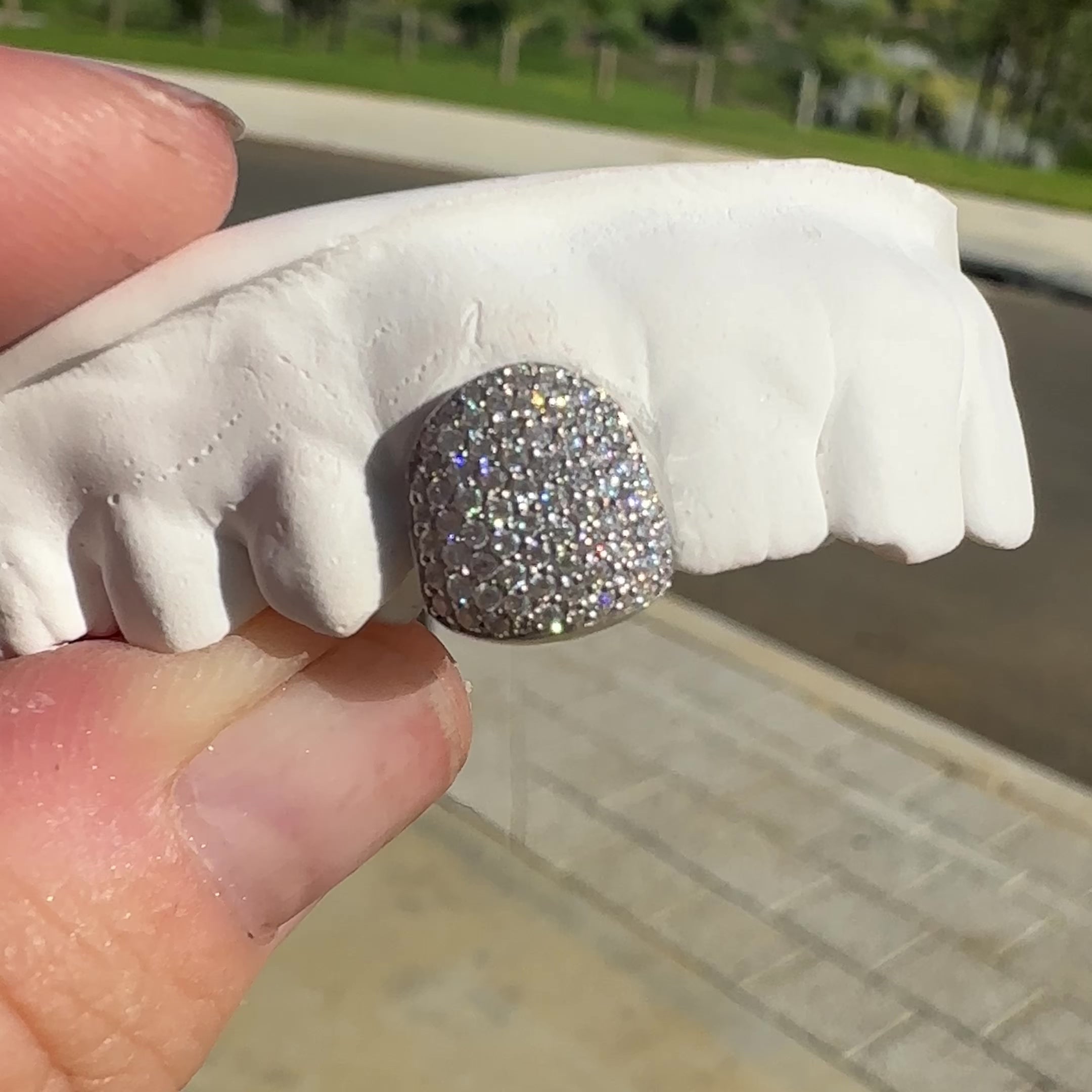 Single Iced Out Diamond Caps - Grillz Australia